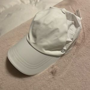 White lululemon hat